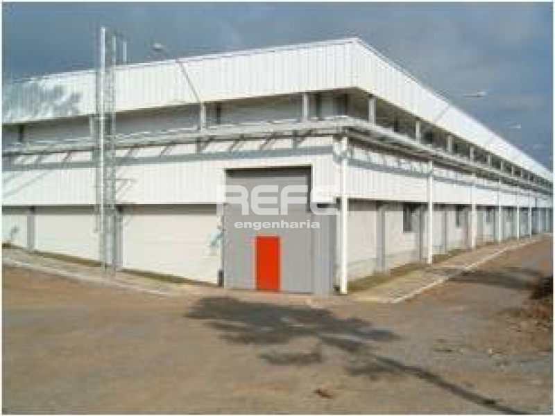 Vista externa prédio industrial