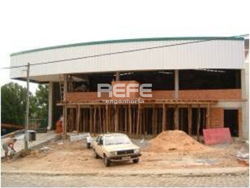 Vista frontal em construção