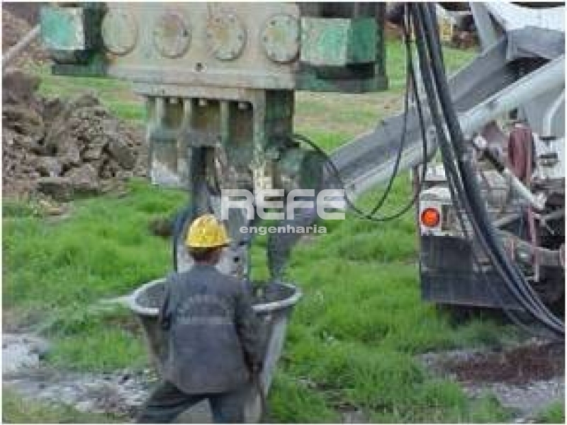 Detalhe concretagem estacas